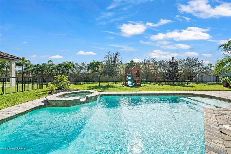 4 bedroom Single Family Residence at 906 Casa Dolce Casa Circle, Milan Subdivision, Rockledge — photo 2
