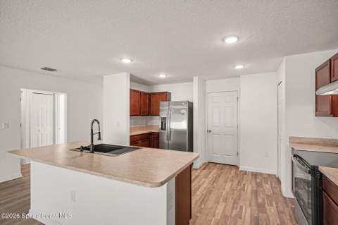 563 Gallagher Street, Palm Bay FL - photo 9 of 34