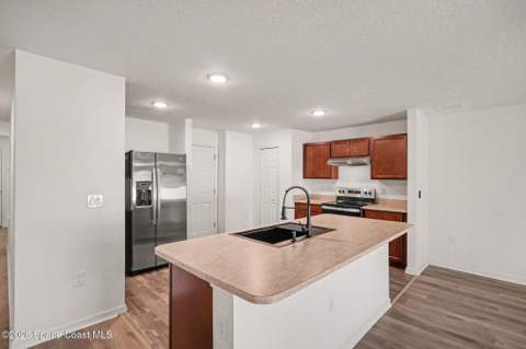 563 Gallagher Street, Palm Bay FL - photo 10 of 34