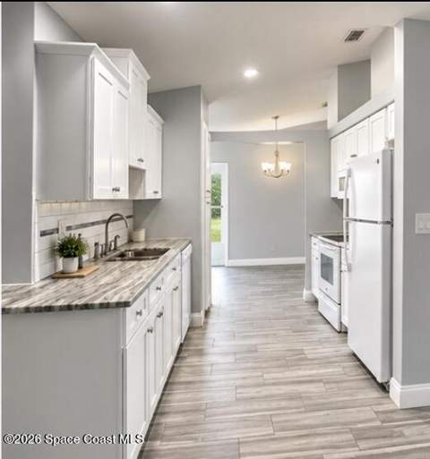 979 SE Raleigh Road, Palm Bay FL - photo 6 of 11