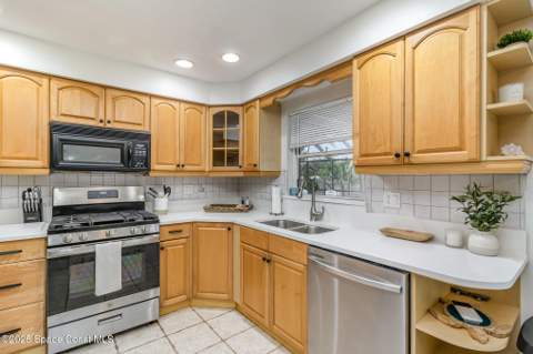 107 Deleon Road, Cocoa Beach FL - photo 7 of 29