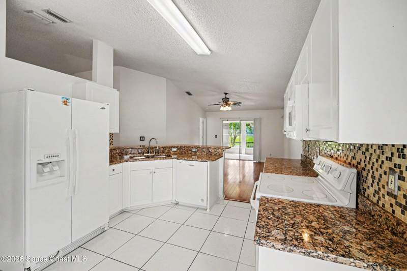 3 bedroom Single Family Residence at 2015 Bayhill Drive, Bayhill at Viera E Phase 1, Melbourne — photo 4