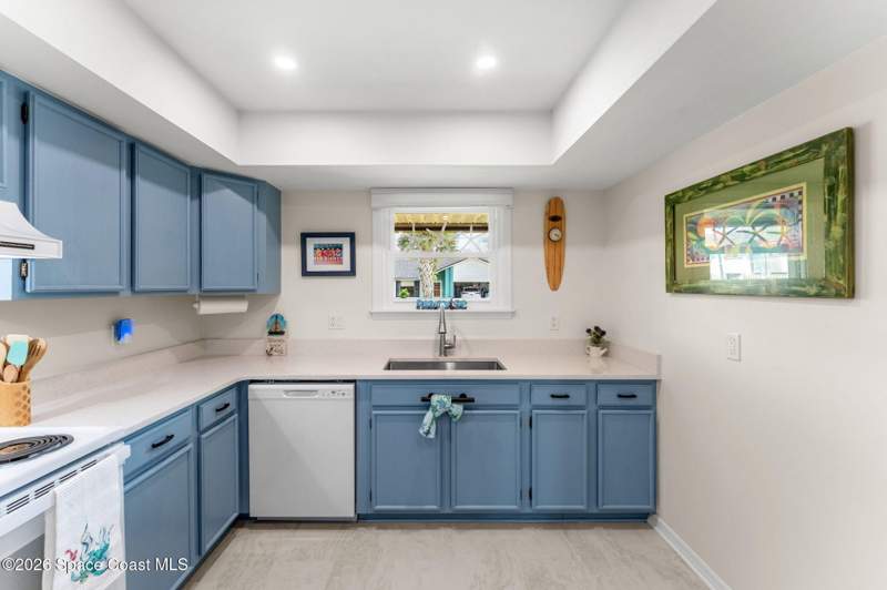 3 bedroom Single Family Residence at 200 Chalet Avenue, Maggie Johnsons Plat of Melbourne Beach Resubd of, Indialantic — photo 5