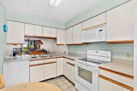 300 Columbia Drive ##2207, Cape Canaveral FL - photo 14 of 57
