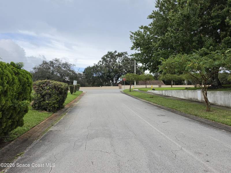 3 bedroom Single Family Residence at 4020 Eola Avenue, Lakeview Hills Unit 2 Sec B, Titusville — photo 2