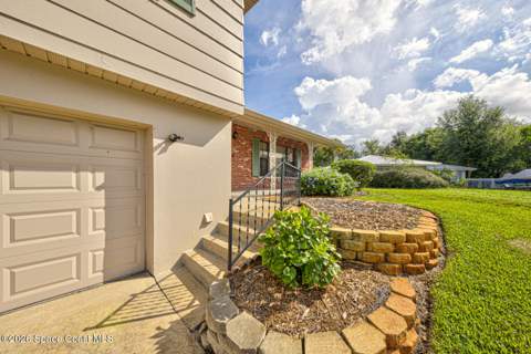 2730 Hickory Hill Court, Titusville FL - photo 6 of 53