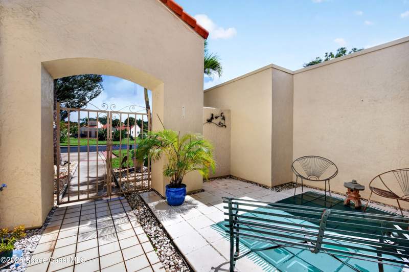 2 bedroom Townhouse at 734 Pine Island Drive, Courtyards Suntree Pud Stage 5 Tract 62 Unit 2, Melbourne — photo 3