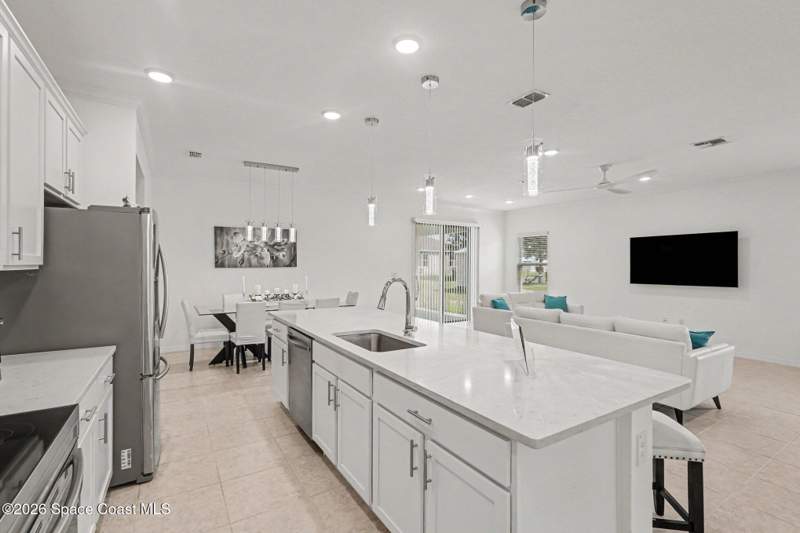 4 bedroom Single Family Residence at 1030 Grapefruit Road, Port Malabar Unit 11, Palm Bay — photo 5