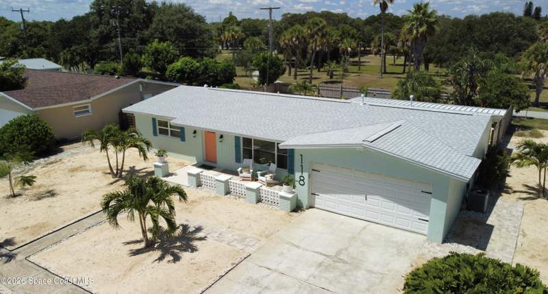 3 bedroom Single Family Residence at 118 Bay Drive, Golden Beach Estates, Indian Harbour Beach — photo 2