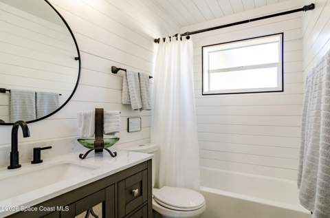 1228 Yacht Club Boulevard, Indian Harbour Beach FL - photo 18 of 44