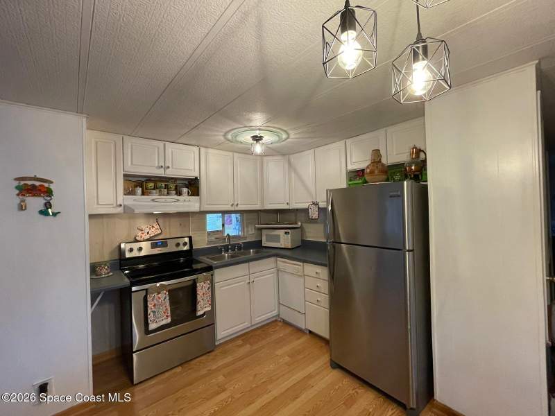 3 bedroom Manufactured Home at 1020 Laurel Court, Port Malabar Holiday Park Unit 1 1st Replat, Palm Bay — photo 4