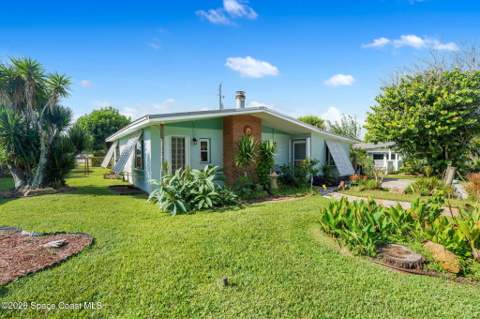 241 Avenida Central, Indialantic FL - photo 7 of 49