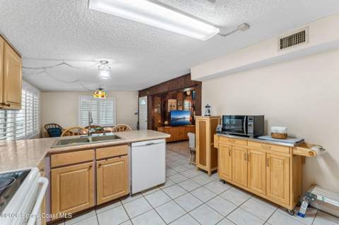 241 Avenida Central, Indialantic FL - photo 20 of 49