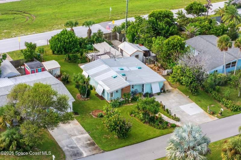 2 bedroom Single Family Residence at 241 Avenida Central, Ocean Park 2nd Addn To, Indialantic — photo 2