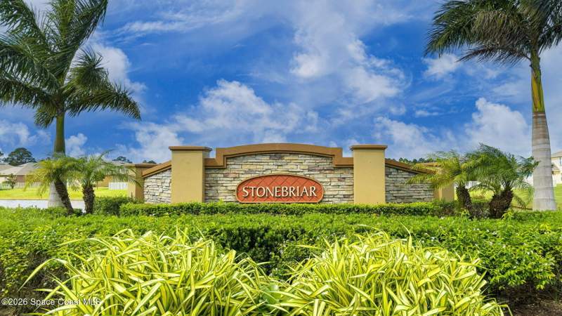 4 bedroom Single Family Residence at 900 Old Country Road South, Preserves at Stonebriar, Palm Bay — photo 2
