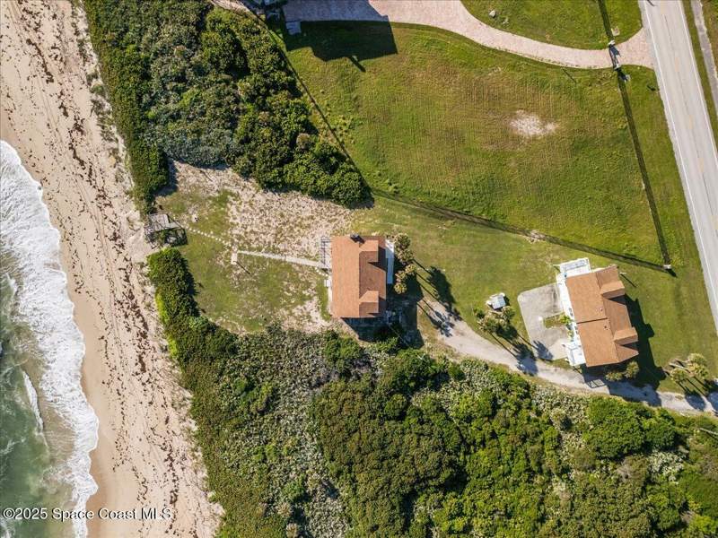8 bedroom Single Family Residence at 8515 8517/8519 Highway A1a S, Melbourne Beach, Melbourne Beach — photo 4