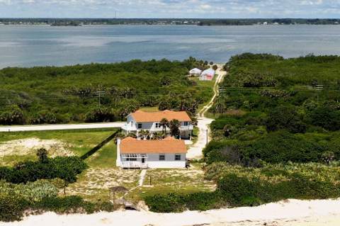 8515 8517/8519 Highway A1a S, Melbourne Beach FL - photo 11 of 60
