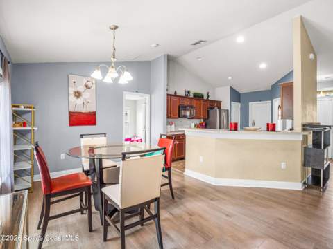 256 Eckert Street, Palm Bay FL - photo 8 of 33