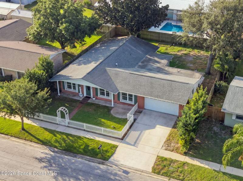 4 bedroom Single Family Residence at 2285 Colony Drive, Colony West Subd Sec 2, Melbourne — photo 2