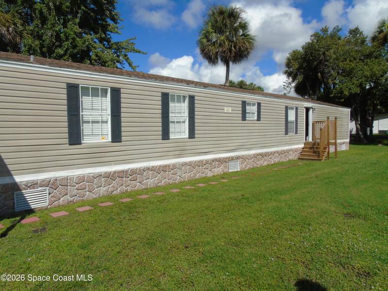 3 bedroom Manufactured Home at 4080 Eucalyptus Place, Cedar Lakes Mobile Home Park Co-Op, Cocoa — photo 2