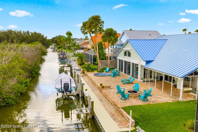 4 bedroom Single Family Residence at 1971 E Sykes Creek Drive, Villa De Palmas Sykes Cove Sec 02, Merritt Island — photo 2