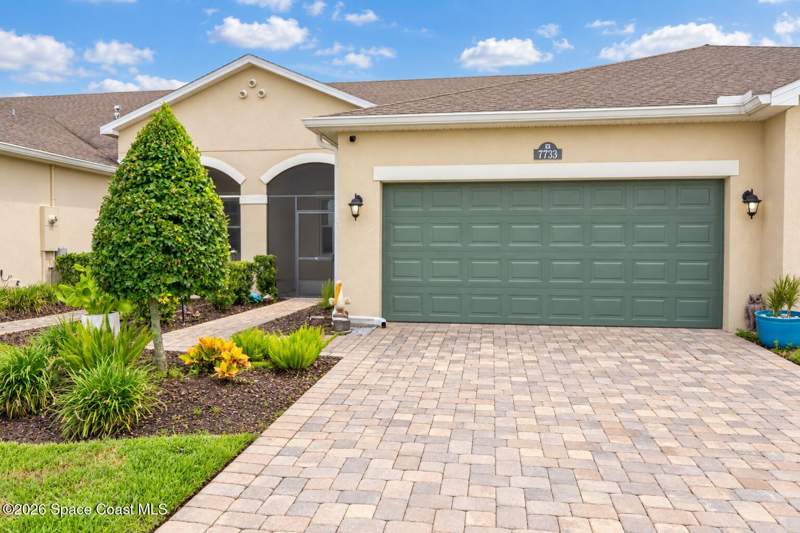 3 bedroom Townhouse at 7733 Loren Cove Drive, Loren Cove, Melbourne — photo 2