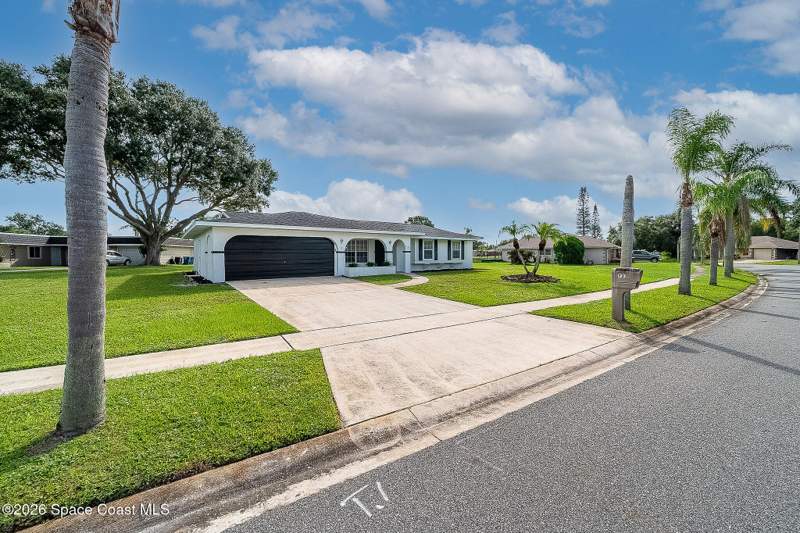 3 bedroom Single Family Residence at 722 Apollo Circle, Port Malabar Unit 47, Palm Bay — photo 2
