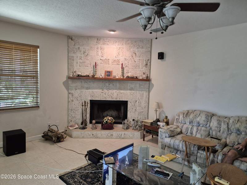 4 bedroom Single Family Residence at 862 Potomac Drive, The Falls at Sheridan Phase II, Melbourne — photo 4