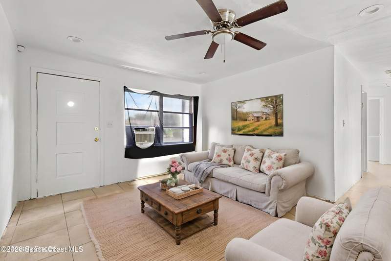 3 bedroom Single Family Residence at 819 Almond Boulevard, Briarwood Park Sec 2, Melbourne — photo 5