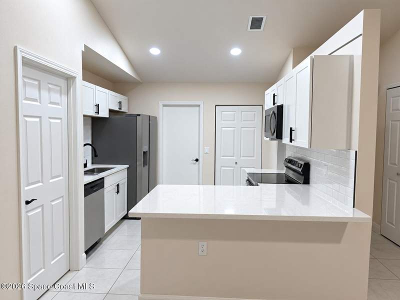 3 bedroom Single Family Residence at 729 Hawkins Avenue, Port Malabar Unit 36, Palm Bay — photo 4