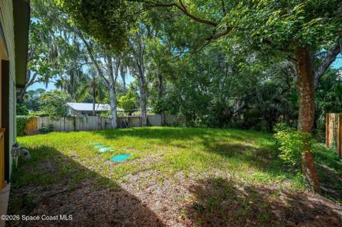 5650 Stamford Street, Mims FL - photo 8 of 29
