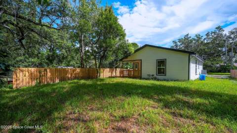 5650 Stamford Street, Mims FL - photo 7 of 29
