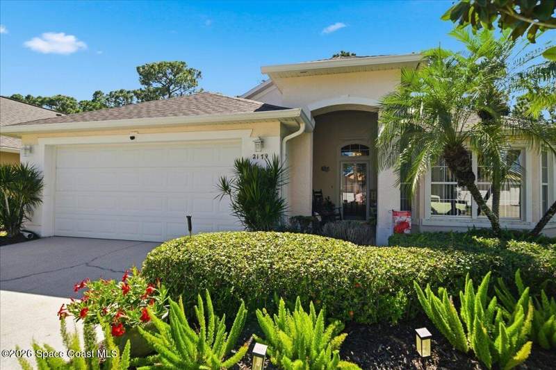 3 bedroom Single Family Residence at 2179 Chinaberry Circle, Fairway Isles at Bayside Lakes Phase 2, Palm Bay — photo 2