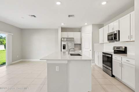 1695 SW Diablo Circle, Palm Bay FL - photo 7 of 21