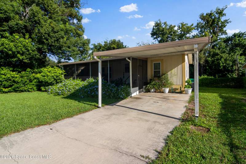 3 bedroom Manufactured Home at 2424 Elsie Circle, Evergreen Estates, Cocoa — photo 2