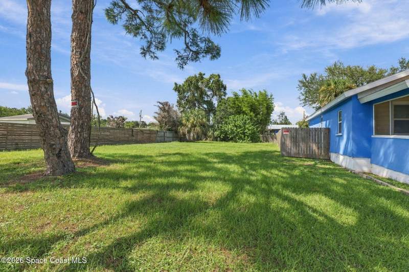 2 bedroom Single Family Residence at 218 E Fee Avenue, Ransoms Resubd of Blk 12 of Map No 3 Wells Subd, Melbourne — photo 2