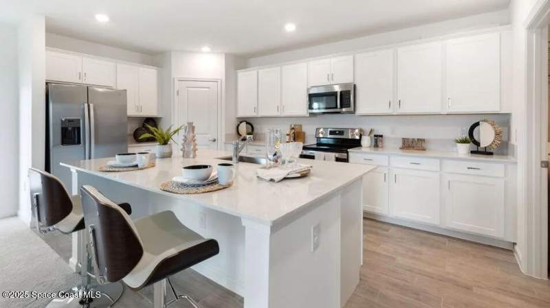 5 bedroom Single Family Residence at 2618 Croft Inlt Drive, Riverwood at Everlands, Palm Bay — photo 2