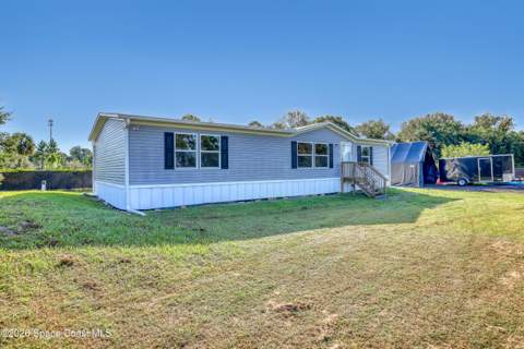 4123 Hidden Lakes Drive, Mims FL - photo 10 of 58