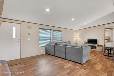 4123 Hidden Lakes Drive, Mims FL - photo 14 of 58