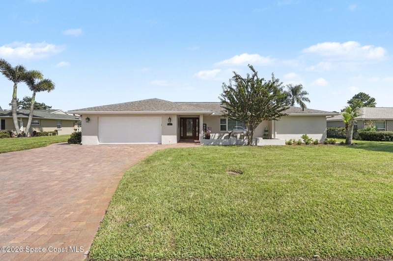 4 bedroom Single Family Residence at 821 Sunnybrook Lane, Suntree Pud Stage 5 Tracts H I J K L and M, Melbourne — photo 3