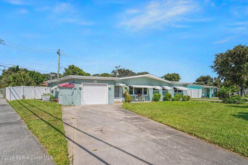 3 bedroom Single Family Residence at 150 W Volusia Lane, Cocoa Ocean Beach Subd, Cocoa Beach — photo 4