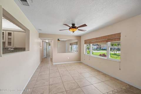 150 W Volusia Lane, Cocoa Beach FL - photo 7 of 29