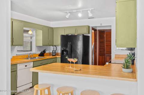 397 Harbor Drive, Cape Canaveral FL - photo 6 of 67