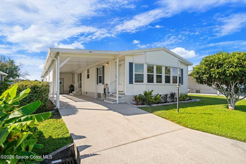 2 bedroom Manufactured Home at 5337 Bison Street #P14, Snug Harbor Lakes Condo, Micco — photo 5