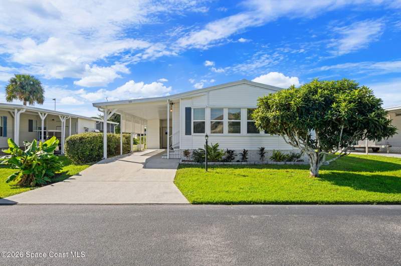2 bedroom Manufactured Home at 5337 Bison Street #P14, Snug Harbor Lakes Condo, Micco — photo 4