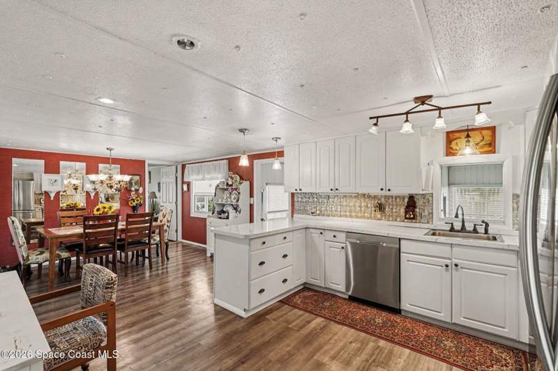2 bedroom Mobile Home at 265 Holiday Park Boulevard, Port Malabar Holiday Park Unit 1 1st Replat, Palm Bay — photo 4