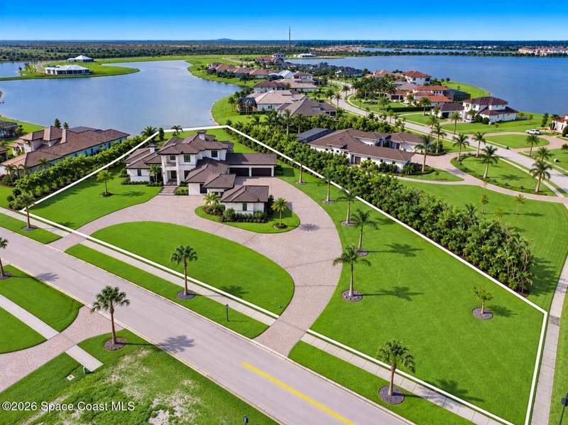 5 bedroom Single Family Residence at 3618 Lake Adelaide Place, Adelaide, Rockledge — photo 2