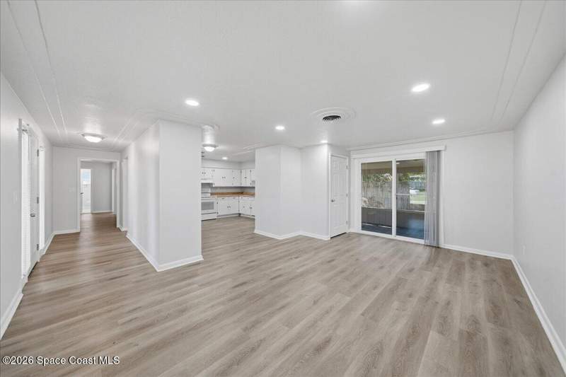4 bedroom Single Family Residence at 3613 Sunny Drive, Brikhaven, Mims — photo 3