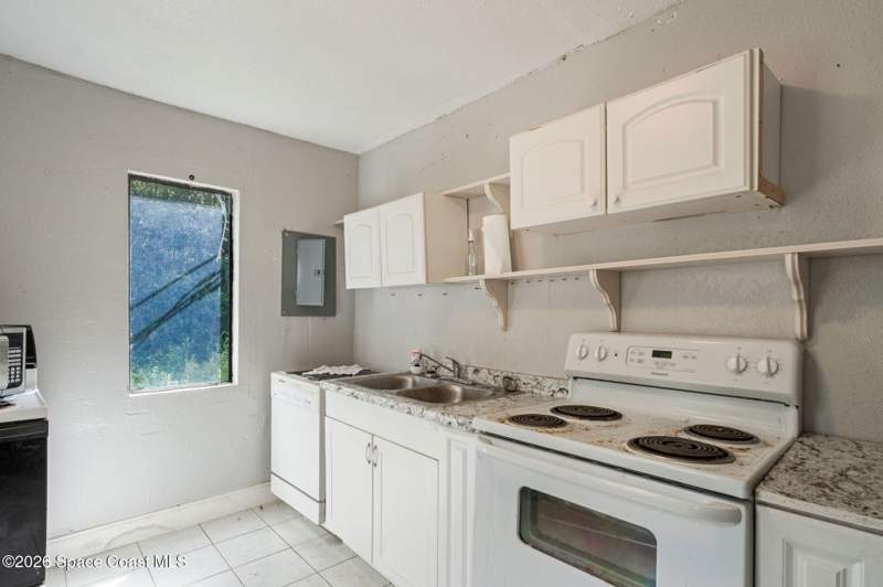 4 bedroom Single Family Residence at 1417 Walter Street, Clear Lake Village Unrec, Cocoa — photo 2