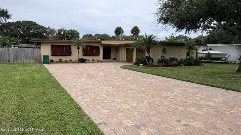 4 bedroom Single Family Residence at 630 Java Road, Cocoa Isles 2nd Addn, Cocoa Beach — photo 2